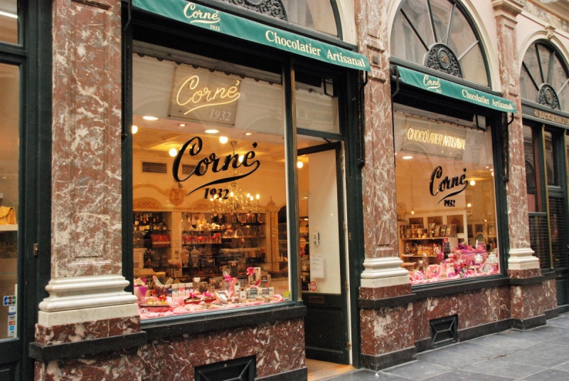 boutique-ST ETIENNE DE TINEE-min_chocolate_chocolaterie_shop_luxury_chic_gallery_brussels_belgium-558146